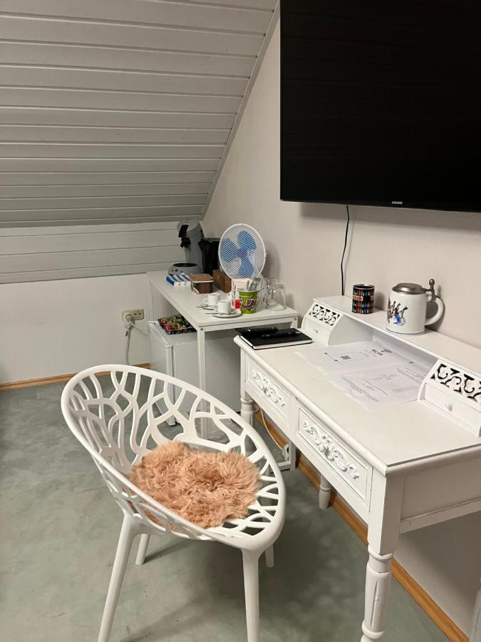 Zimmer Zum Wohlfuehlen Eching  Экстерьер фото