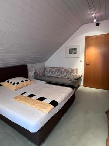 Zimmer Zum Wohlfuehlen Eching  Экстерьер фото